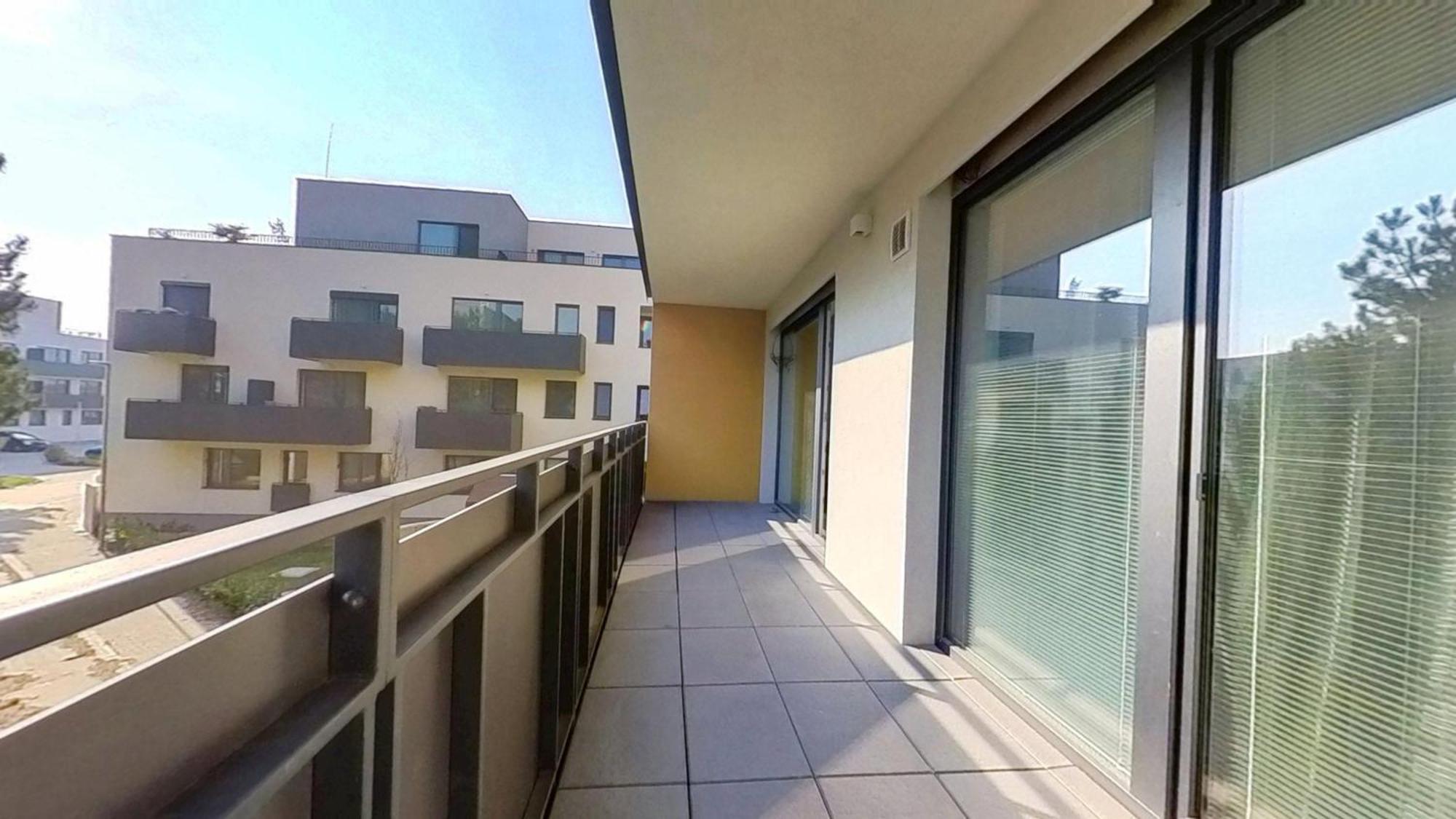 Air-Conditioned 2 Room Apartment, With Terrace, Rovinka 203 Kültér fotó