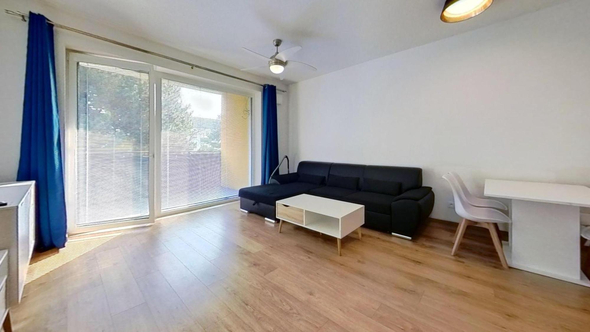 Air-Conditioned 2 Room Apartment, With Terrace, Rovinka 203 Kültér fotó