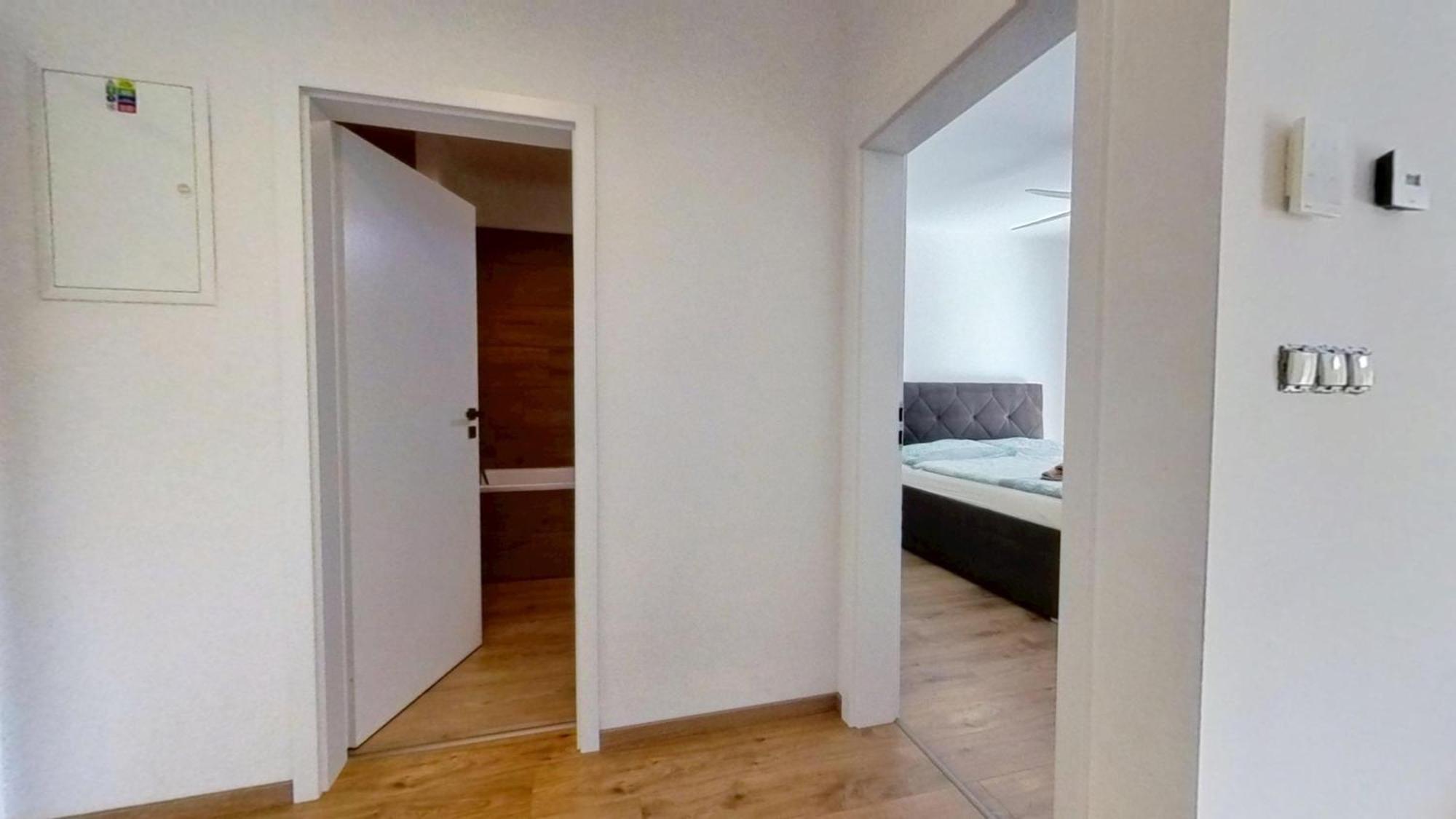 Air-Conditioned 2 Room Apartment, With Terrace, Rovinka 203 Kültér fotó